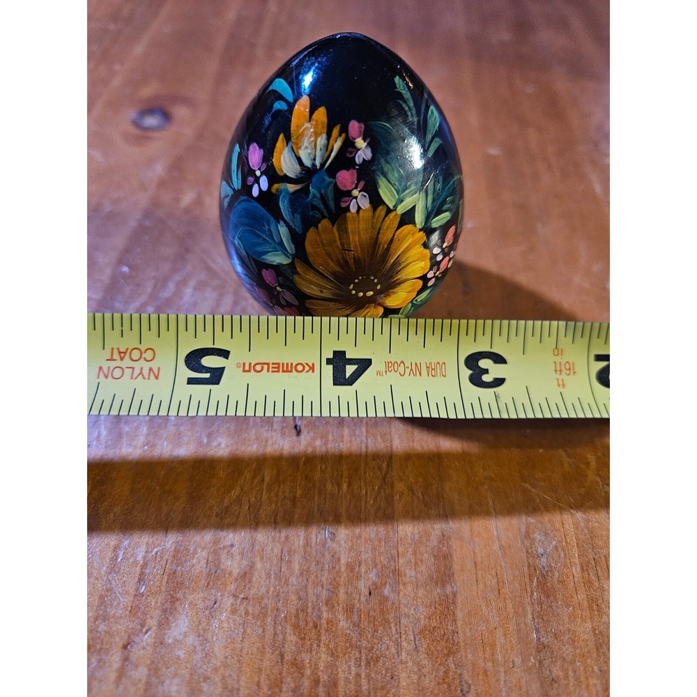 VINTAGE RUSSIAN USSR LACQUERED HAND-PAINTED FLOWERS ON FLORAL WOODEN EGG, SIGNED - Picture 15 of 16